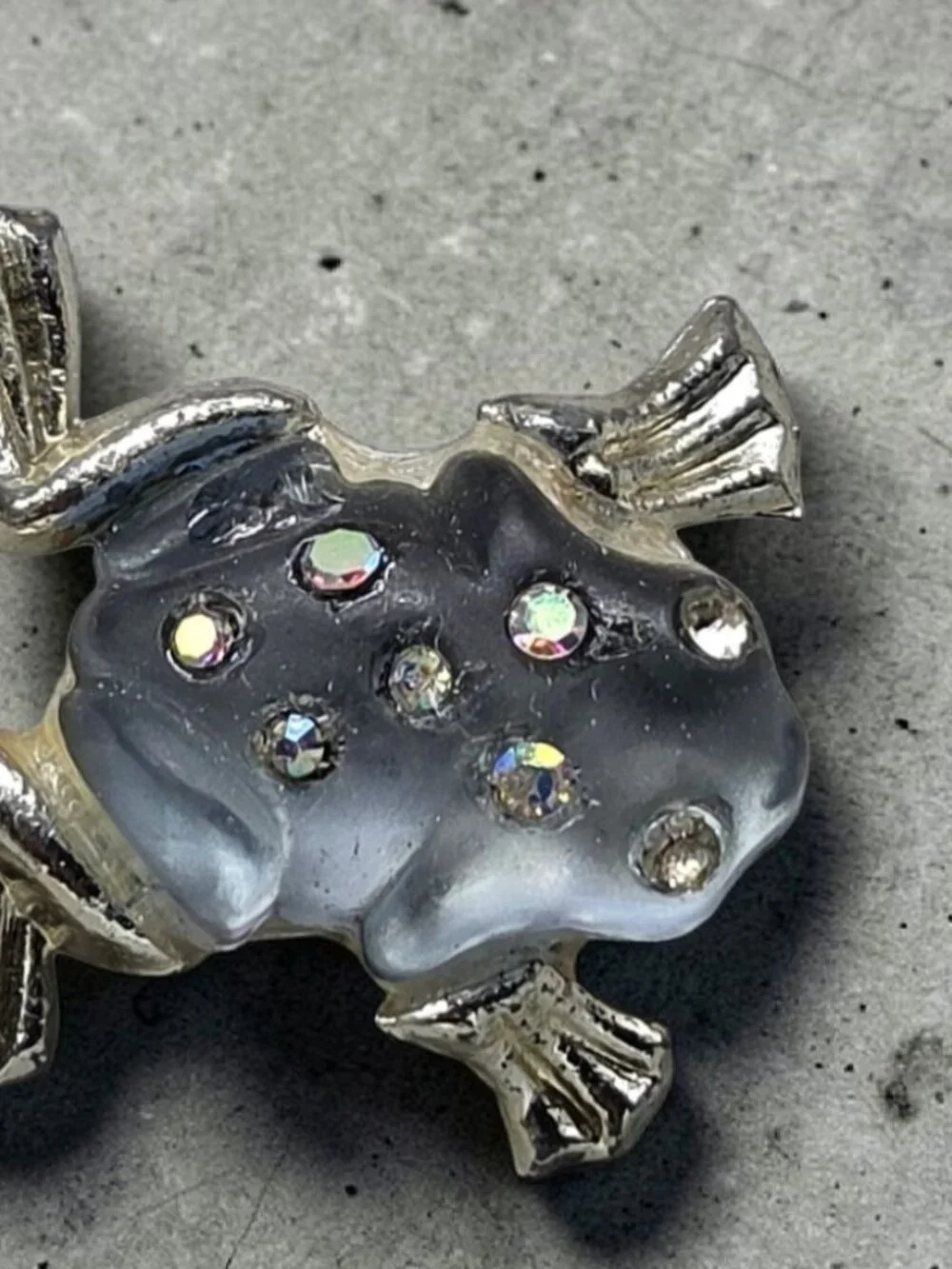 Vintage Silver Tone Jelly Belly Frog Brooch Pin with Aurora Borealis Rhinestones